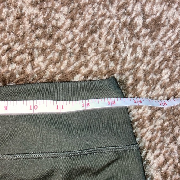 Puma Green Capris for Effortless Style - Picture 7 of 11